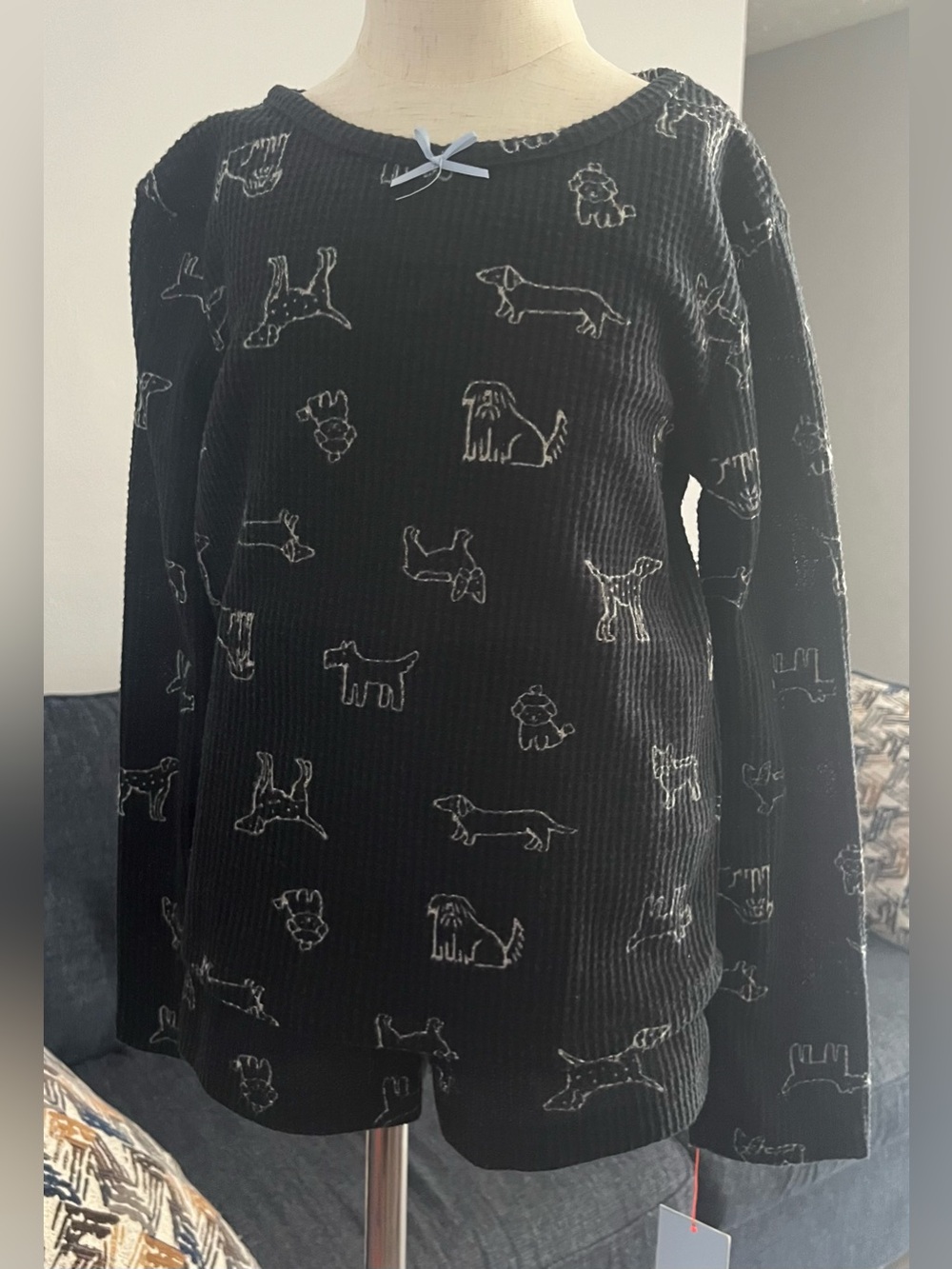 Black Crewneck Sweater with White Dog Outline Print,and black shorts